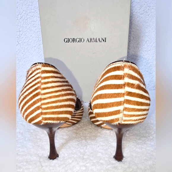 Giorgio Armani Peep Toe Pumps - Picture 5 of 9